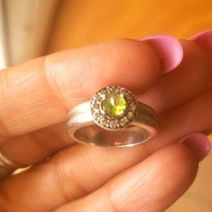 Elegant Silver Ring with Green Gemstone